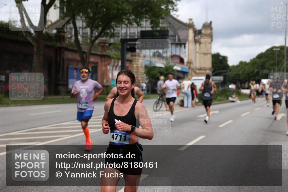 29.06.2025 - hella hamburg halbmarathon Yannick Fuchs http://msf.ph/oto/8180461 29.06.2025 10:42:56 20KM 1163, 1176, 1537, 1884, 1892, 2260, 3213, 3985, 4711, 4847, 4890, 5421, 6389, 6923, 8889, 9348, 9661, 9770, 10000, 11451, 11467, 12149, 12534, 12690, 12840, 13009, 13183, 13450, 13962, 14033, 14192, 14511, 14990, 15384, 15784, 15917, 15981, 17007, 17127, 17395, 17745, 17855, 17982, 18251, 18598, 18815, 18887 meine-sportfotos.de