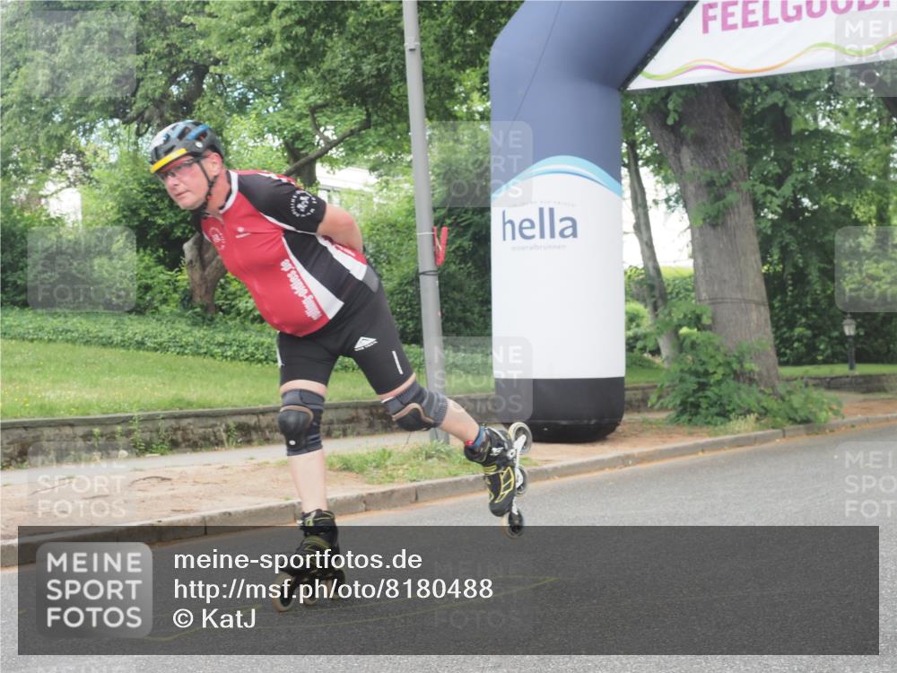 29.06.2025 - hella hamburg halbmarathon KatJ http://msf.ph/oto/8180488 29.06.2025 09:22:33 Zwischen KM18-KM19  meine-sportfotos.de