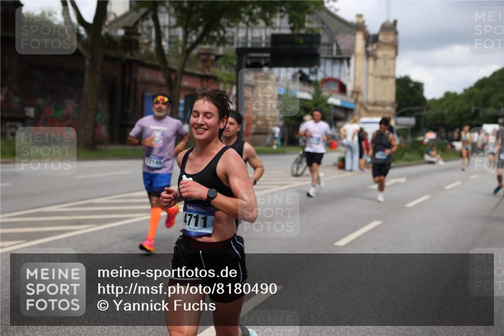 29.06.2025 - hella hamburg halbmarathon Yannick Fuchs http://msf.ph/oto/8180490 29.06.2025 10:42:56 20KM 1163, 1176, 1537, 1884, 1892, 2260, 3213, 3985, 4711, 4847, 4890, 5421, 6389, 6923, 8889, 9348, 9661, 9770, 10000, 11451, 11467, 12149, 12534, 12690, 12840, 13009, 13183, 13450, 13962, 14033, 14192, 14511, 14990, 15384, 15784, 15917, 15981, 17007, 17127, 17395, 17745, 17855, 17982, 18251, 18598, 18815, 18887 meine-sportfotos.de