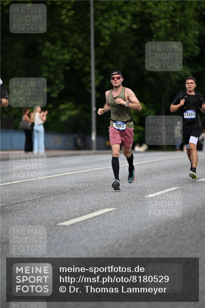 29.06.2025 - hella hamburg halbmarathon Dr. Thomas Lammeyer http://msf.ph/oto/8180529 29.06.2025 09:47:11 Kennedybrücke 1122, 1953, 2483, 3189, 3379, 5308, 9079, 9804, 10351, 11150 meine-sportfotos.de