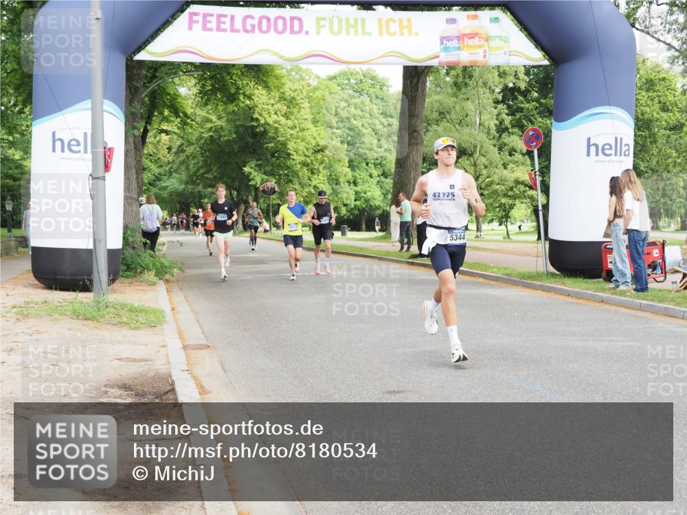 29.06.2025 - hella hamburg halbmarathon MichiJ http://msf.ph/oto/8180534 29.06.2025 10:17:12 Zwischen KM18-KM19 1065, 5344, 9097, 15136 meine-sportfotos.de