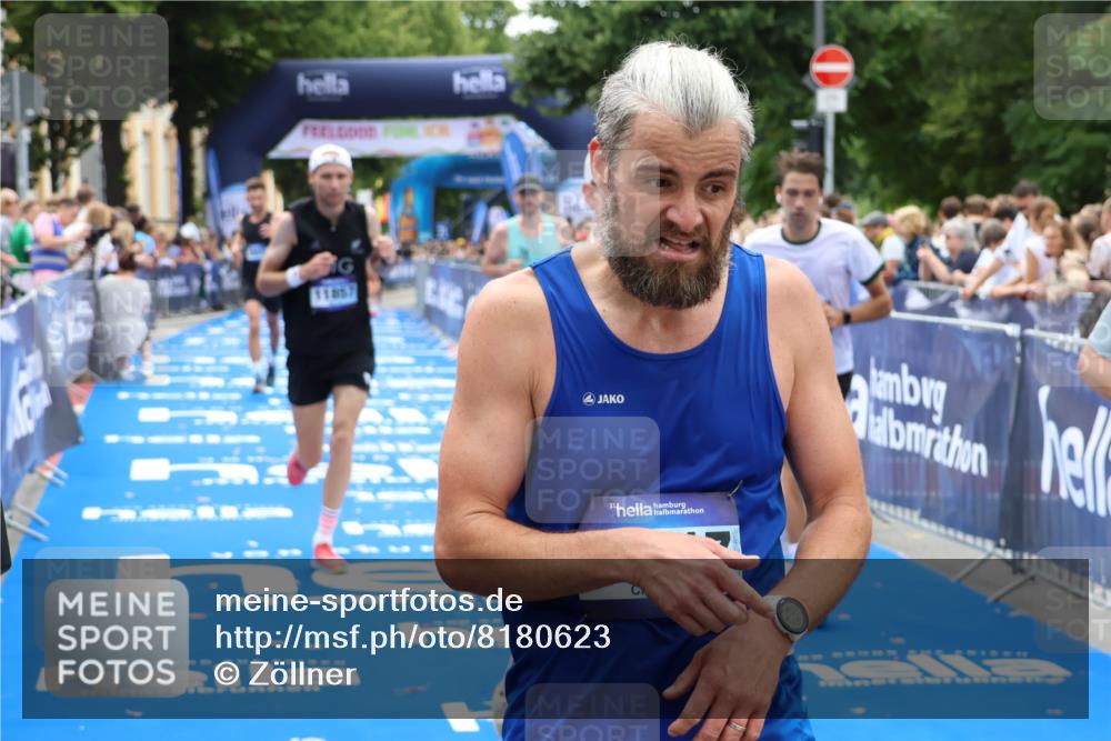 29.06.2025 - hella hamburg halbmarathon Zöllner http://msf.ph/oto/8180623 29.06.2025 10:31:22 Ziel 3955, 4812, 10298, 11857, 12232, 14450, 14548, 19042 meine-sportfotos.de