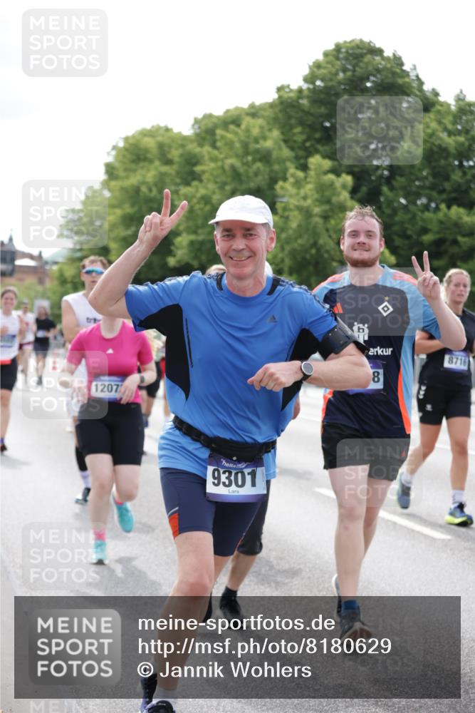 29.06.2025 - hella hamburg halbmarathon Jannik Wohlers http://msf.ph/oto/8180629 29.06.2025 10:22:52 Lombardsbrücke 1362, 2925, 4190, 4266, 4728, 4793, 6502, 6849, 7820, 8687, 8688, 8716, 8918, 8920, 9301, 9877, 10739, 11798, 11879, 12025, 12073, 12265, 14041, 14265, 14338, 14821, 16416, 16558, 17013, 17099, 17207, 17299, 17719, 18332 meine-sportfotos.de