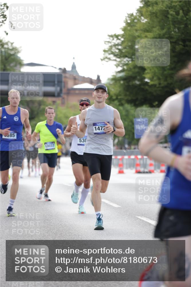 29.06.2025 - hella hamburg halbmarathon Jannik Wohlers http://msf.ph/oto/8180673 29.06.2025 09:42:38 Lombardsbrücke 4338, 5301, 9097, 9385, 11994, 12341, 12529, 12992, 13346, 14728, 18037, 18740, 19076 meine-sportfotos.de