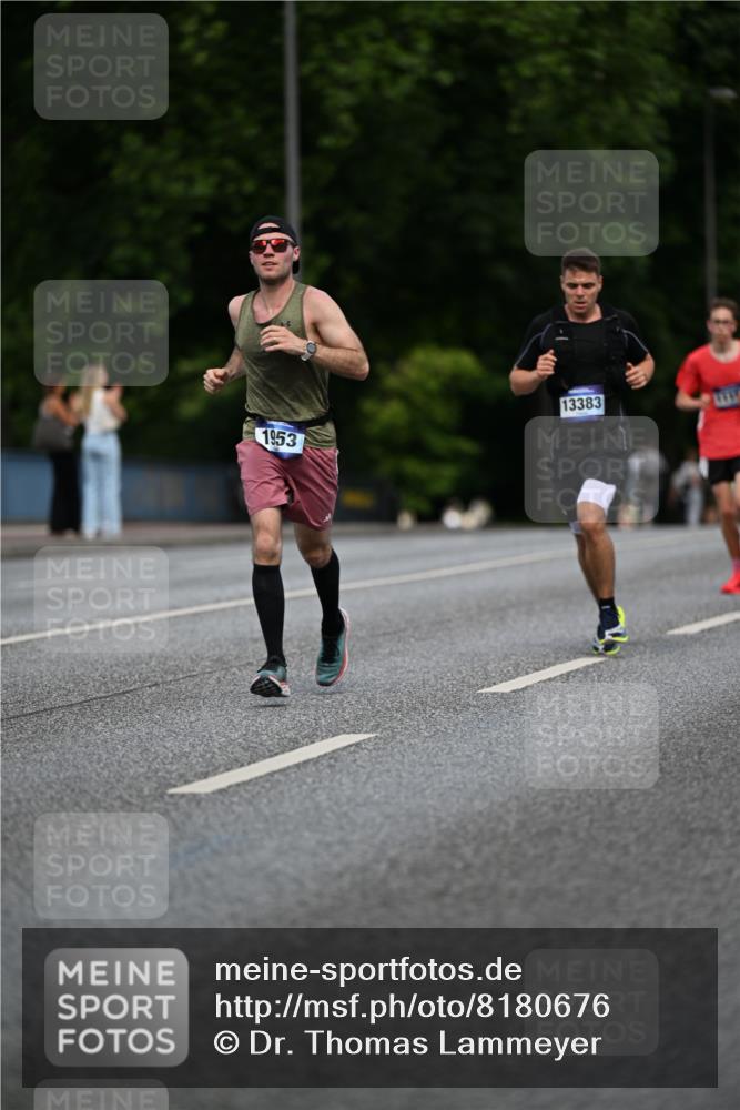 29.06.2025 - hella hamburg halbmarathon Dr. Thomas Lammeyer http://msf.ph/oto/8180676 29.06.2025 09:47:12 Kennedybrücke 1122, 1953, 2483, 3189, 3379, 5308, 9079, 10351, 11150 meine-sportfotos.de