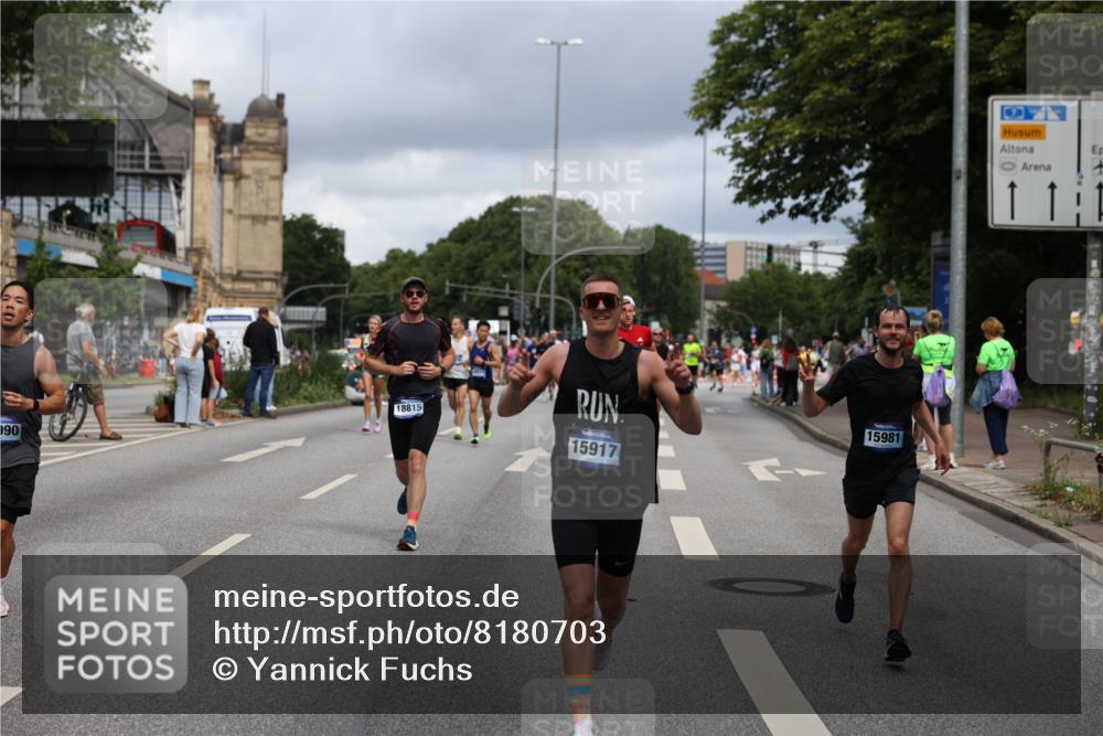 29.06.2025 - hella hamburg halbmarathon Yannick Fuchs http://msf.ph/oto/8180703 29.06.2025 10:42:58 20KM 1163, 1176, 1537, 1892, 2260, 3985, 4711, 4847, 4890, 5421, 6389, 6923, 8889, 9348, 9661, 9770, 10000, 11451, 12149, 12534, 12690, 12840, 13009, 13183, 13450, 13962, 14033, 14192, 14511, 14990, 15384, 15784, 15917, 15981, 16592, 17127, 17395, 17745, 17855, 17982, 18251, 18598, 18815, 18887 meine-sportfotos.de