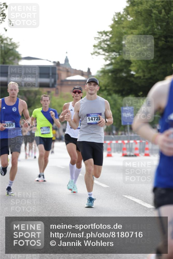 29.06.2025 - hella hamburg halbmarathon Jannik Wohlers http://msf.ph/oto/8180716 29.06.2025 09:42:38 Lombardsbrücke 4338, 5301, 9097, 9385, 11994, 12341, 12529, 12992, 13346, 14728, 18037, 18740, 19076 meine-sportfotos.de