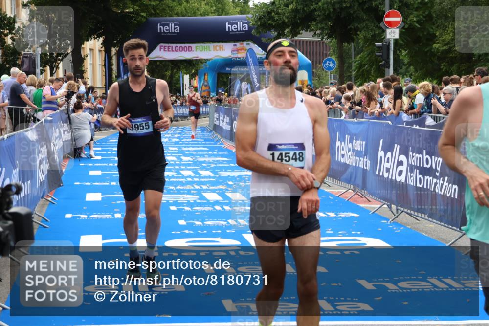 29.06.2025 - hella hamburg halbmarathon Zöllner http://msf.ph/oto/8180731 29.06.2025 10:31:26 Ziel 3955, 14548, 19118 meine-sportfotos.de