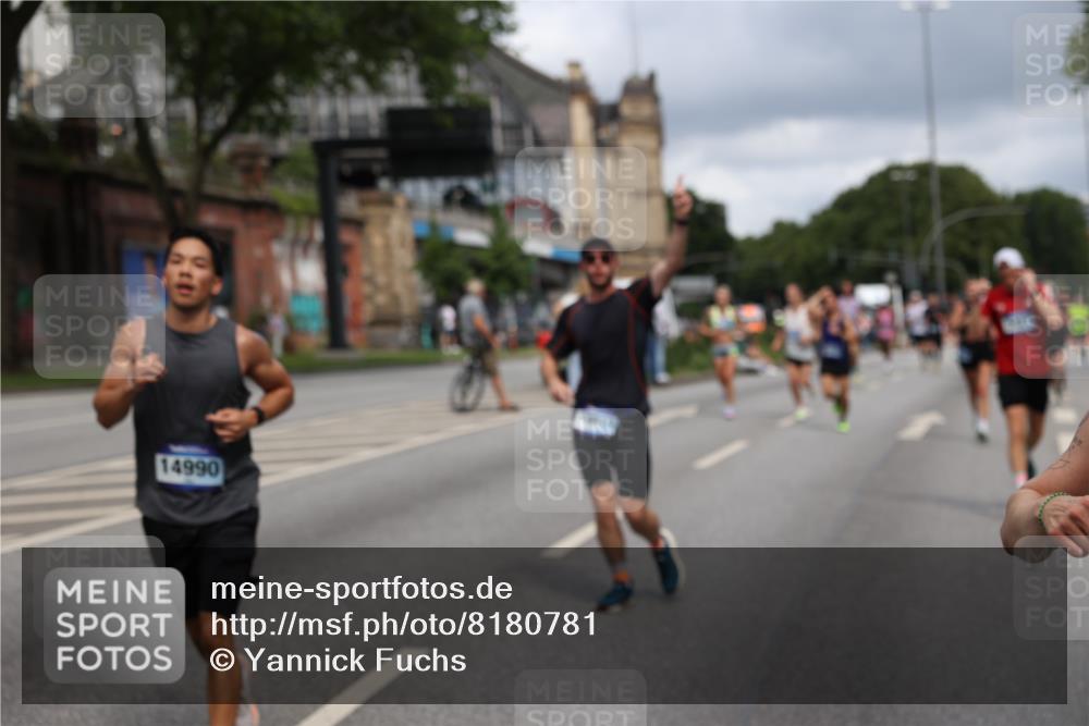 29.06.2025 - hella hamburg halbmarathon Yannick Fuchs http://msf.ph/oto/8180781 29.06.2025 10:42:59 20KM 1163, 1176, 1537, 1892, 2260, 3985, 4711, 4847, 4890, 5421, 6389, 6923, 8889, 9348, 9661, 9770, 10000, 11451, 12149, 12534, 12690, 12840, 13009, 13183, 13450, 13962, 14033, 14192, 14511, 14990, 15384, 15784, 15917, 15981, 16592, 17127, 17395, 17745, 17855, 17982, 18251, 18598, 18815, 18887 meine-sportfotos.de
