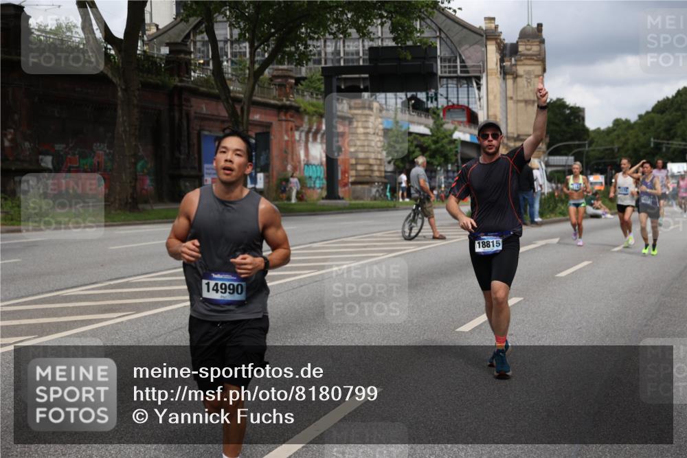 29.06.2025 - hella hamburg halbmarathon Yannick Fuchs http://msf.ph/oto/8180799 29.06.2025 10:42:59 20KM 1163, 1176, 1537, 1892, 2260, 3985, 4711, 4847, 4890, 5421, 6389, 6923, 8889, 9348, 9661, 9770, 10000, 11451, 12149, 12534, 12690, 12840, 13009, 13183, 13450, 13962, 14033, 14192, 14511, 14990, 15384, 15784, 15917, 15981, 16592, 17127, 17395, 17745, 17855, 17982, 18251, 18598, 18815, 18887 meine-sportfotos.de