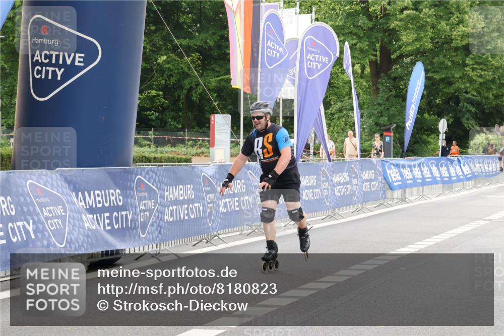 29.06.2025 - hella hamburg halbmarathon Strokosch-Dieckow http://msf.ph/oto/8180823 29.06.2025 09:21:49 Ziel 20067, 20068, 20070, 20352 meine-sportfotos.de