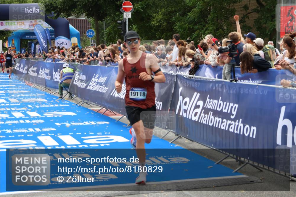 29.06.2025 - hella hamburg halbmarathon Zöllner http://msf.ph/oto/8180829 29.06.2025 10:31:33 Ziel 5660, 12681, 19118 meine-sportfotos.de