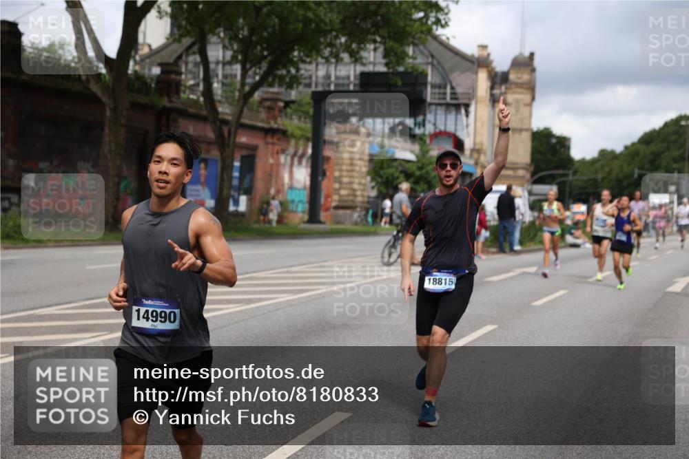 29.06.2025 - hella hamburg halbmarathon Yannick Fuchs http://msf.ph/oto/8180833 29.06.2025 10:42:59 20KM 1163, 1176, 1537, 1892, 2260, 3985, 4711, 4847, 4890, 5421, 6389, 6923, 8889, 9348, 9661, 9770, 10000, 11451, 12149, 12534, 12690, 12840, 13009, 13183, 13450, 13962, 14033, 14192, 14511, 14990, 15384, 15784, 15917, 15981, 16592, 17127, 17395, 17745, 17855, 17982, 18251, 18598, 18815, 18887 meine-sportfotos.de