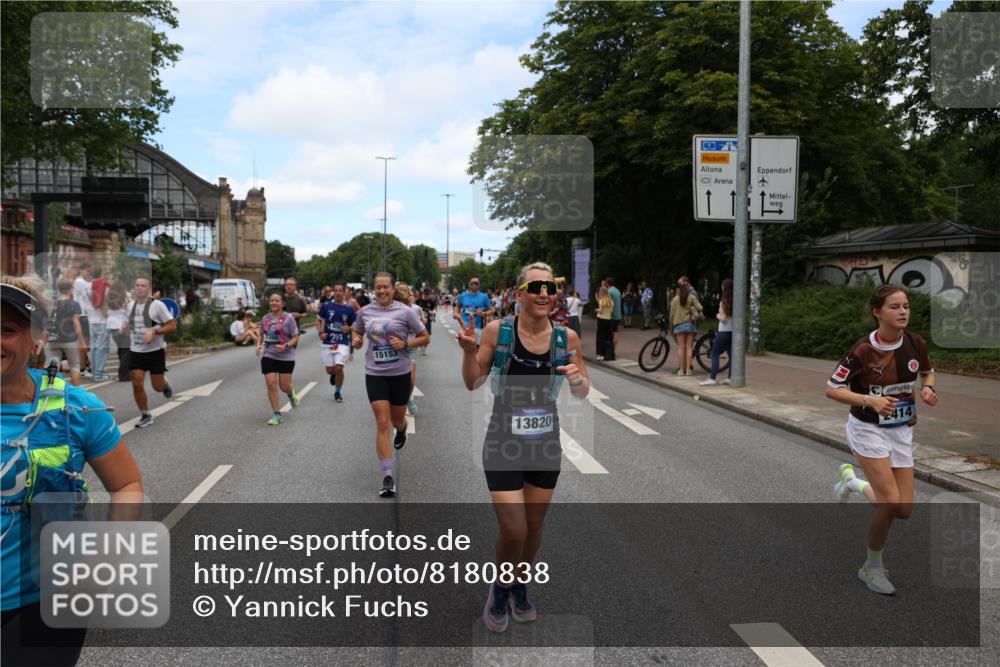 29.06.2025 - hella hamburg halbmarathon Yannick Fuchs http://msf.ph/oto/8180838 29.06.2025 11:20:47 20KM 1187, 1444, 2249, 2414, 2959, 3185, 3579, 3825, 3826, 4350, 5061, 6347, 6598, 6951, 7266, 7348, 7351, 7772, 8286, 9062, 9256, 9716, 9807, 10039, 12305, 12381, 12395, 12844, 12874, 13820, 13984, 14105, 14155, 14906, 15102, 15153, 15456, 16107, 16182, 16331, 16457, 16541, 16662, 16735, 16920, 17068, 18070, 18071, 18322, 18507, 18769, 18943, 19012 meine-sportfotos.de