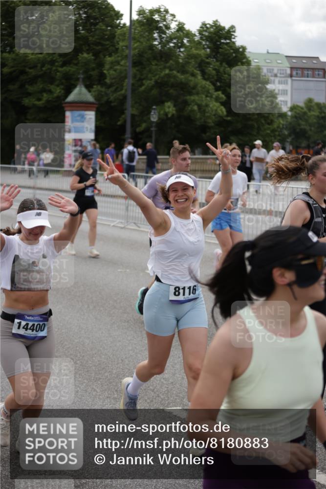 29.06.2025 - hella hamburg halbmarathon Jannik Wohlers http://msf.ph/oto/8180883 29.06.2025 11:10:04 Lombardsbrücke 1101, 1383, 3072, 4581, 4640, 6247, 6893, 7523, 7643, 8066, 8116, 9224, 9226, 9535, 10121, 10381, 10447, 10448, 10523, 10639, 11396, 11763, 11764, 11881, 12076, 12576, 12784, 12897, 14393, 14400, 15028, 15385, 15518, 16551, 16718, 17065, 18347 meine-sportfotos.de