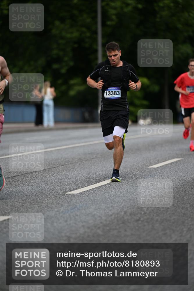 29.06.2025 - hella hamburg halbmarathon Dr. Thomas Lammeyer http://msf.ph/oto/8180893 29.06.2025 09:47:13 Kennedybrücke 1122, 1953, 2483, 3189, 3379, 5308, 5344, 7231, 7793, 9079, 10173, 10351, 11150 meine-sportfotos.de