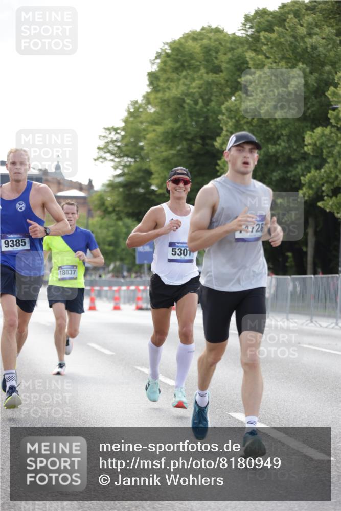 29.06.2025 - hella hamburg halbmarathon Jannik Wohlers http://msf.ph/oto/8180949 29.06.2025 09:42:40 Lombardsbrücke 4338, 5301, 9097, 9385, 11994, 12341, 12529, 12992, 13346, 14728, 18037 meine-sportfotos.de