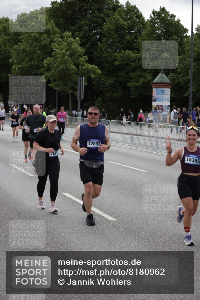29.06.2025 - hella hamburg halbmarathon Jannik Wohlers http://msf.ph/oto/8180962 29.06.2025 11:10:06 Lombardsbrücke 1101, 1383, 3072, 4640, 6247, 6893, 7523, 7643, 8066, 8116, 9224, 9226, 9535, 10121, 10381, 10447, 10448, 10523, 10639, 11396, 11763, 11764, 11881, 12076, 12576, 12784, 12897, 14393, 14400, 15028, 15385, 15518, 16551, 16718, 17065, 18347 meine-sportfotos.de