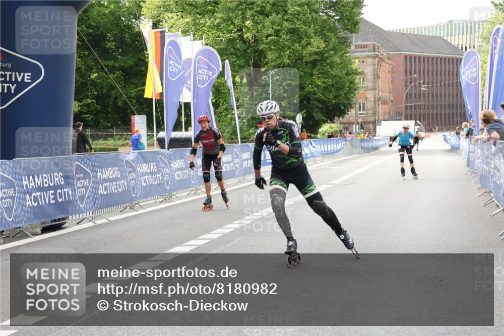 29.06.2025 - hella hamburg halbmarathon Strokosch-Dieckow http://msf.ph/oto/8180982 29.06.2025 09:21:53 Ziel 20067, 20068, 20070 meine-sportfotos.de