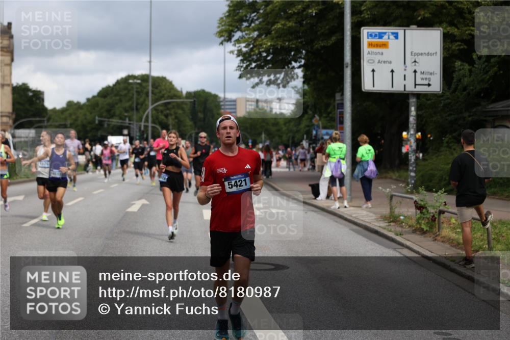 29.06.2025 - hella hamburg halbmarathon Yannick Fuchs http://msf.ph/oto/8180987 29.06.2025 10:43:01 20KM 1163, 1176, 1537, 1892, 2260, 3985, 4711, 4847, 4890, 5421, 6389, 6923, 8302, 8889, 9348, 9661, 9770, 10053, 10860, 11451, 11679, 12149, 12534, 12690, 12840, 13009, 13183, 13450, 13962, 14033, 14192, 14511, 14990, 15384, 15784, 15894, 15917, 15981, 16592, 17127, 17395, 17745, 17855, 17982, 18251, 18598, 18815, 18887 meine-sportfotos.de