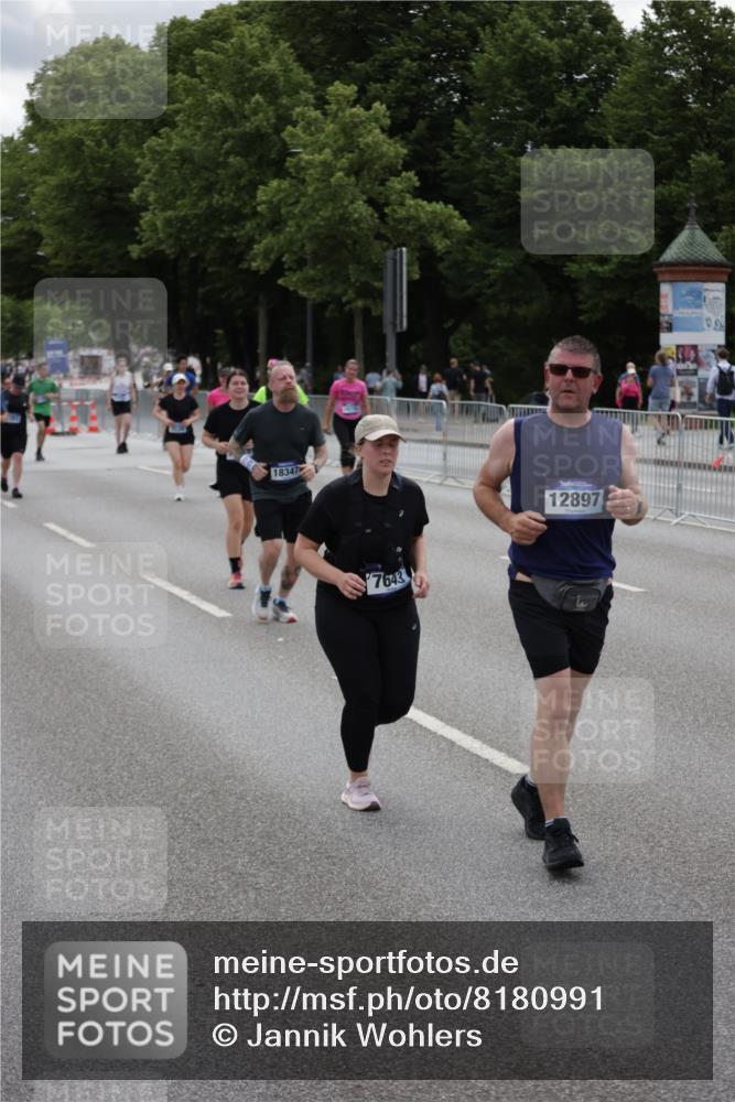 29.06.2025 - hella hamburg halbmarathon Jannik Wohlers http://msf.ph/oto/8180991 29.06.2025 11:10:07 Lombardsbrücke 1101, 1383, 3072, 4640, 4960, 4976, 6247, 6893, 7523, 7643, 8066, 8116, 9224, 9226, 9535, 10381, 10447, 10448, 10523, 10639, 11396, 11700, 11701, 11763, 11764, 11881, 12076, 12576, 12784, 12897, 14393, 14400, 15385, 15518, 16551, 16718, 17065, 18347 meine-sportfotos.de