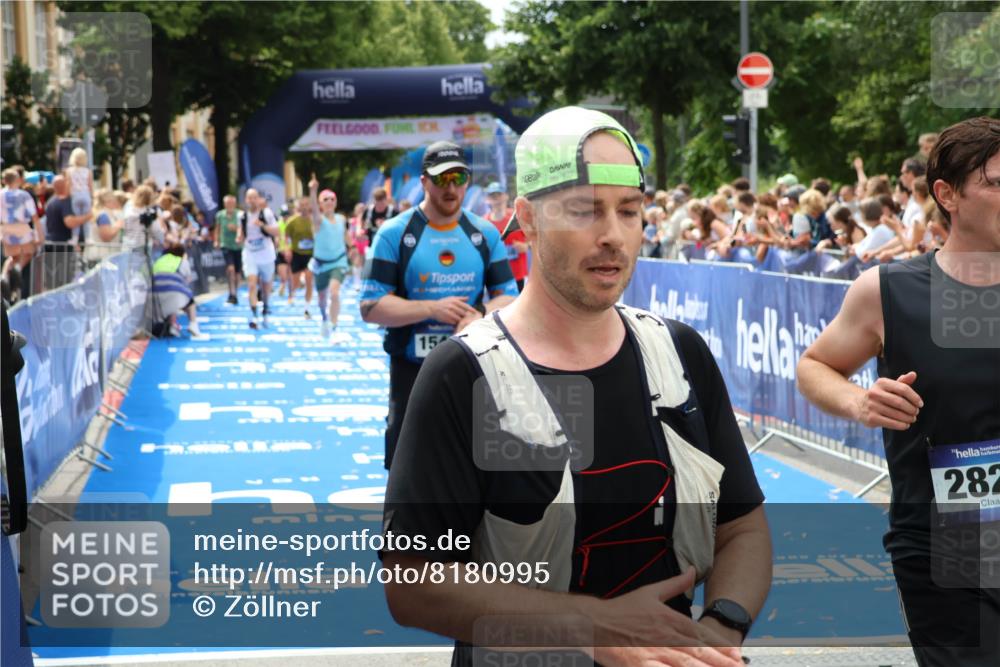 29.06.2025 - hella hamburg halbmarathon Zöllner http://msf.ph/oto/8180995 29.06.2025 10:40:13 Ziel 3547, 4381, 5007, 5409, 5410, 5508, 5916, 7495, 8465, 8933, 10968, 11731, 12704, 13667, 15424, 18979 meine-sportfotos.de