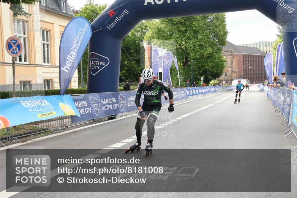 29.06.2025 - hella hamburg halbmarathon Strokosch-Dieckow http://msf.ph/oto/8181008 29.06.2025 09:21:54 Ziel 20067, 20068, 20070 meine-sportfotos.de