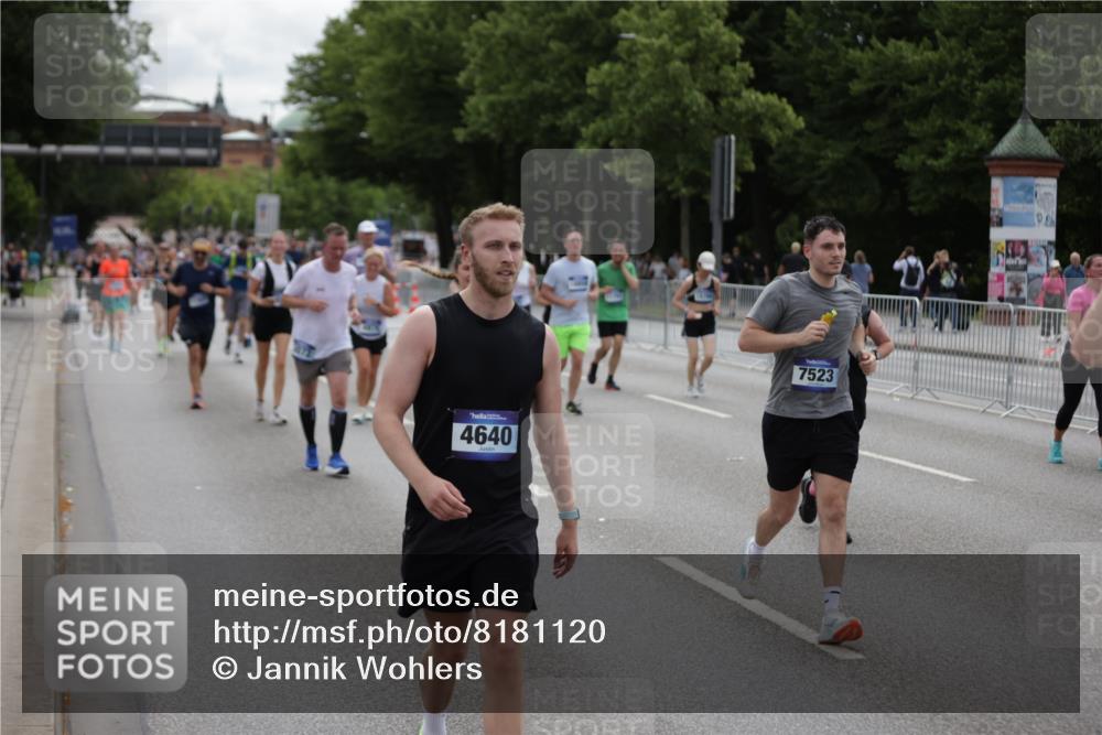 29.06.2025 - hella hamburg halbmarathon Jannik Wohlers http://msf.ph/oto/8181120 29.06.2025 11:10:14 Lombardsbrücke 1101, 1383, 2005, 2506, 2508, 3072, 4960, 4976, 5303, 7523, 8116, 8262, 9224, 9226, 9535, 10639, 11396, 11700, 11701, 11920, 12076, 12897, 14400, 15385, 15768, 16315, 16551, 16718, 17065, 17211, 18123, 18347, 18850 meine-sportfotos.de