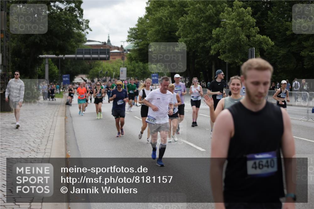 29.06.2025 - hella hamburg halbmarathon Jannik Wohlers http://msf.ph/oto/8181157 29.06.2025 11:10:15 Lombardsbrücke 1101, 1383, 2005, 2506, 2508, 3072, 4960, 4976, 5303, 7523, 8262, 9224, 9226, 9535, 10639, 11396, 11700, 11701, 11920, 12076, 12897, 13978, 15385, 15768, 16315, 16551, 16718, 17065, 17211, 18094, 18123, 18127, 18347, 18850 meine-sportfotos.de