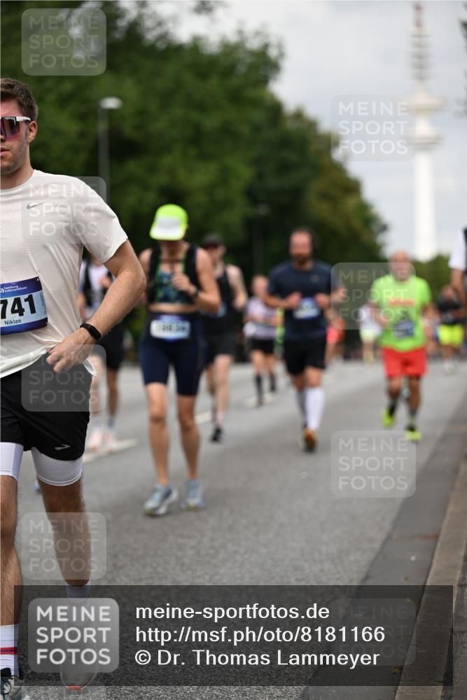 29.06.2025 - hella hamburg halbmarathon Dr. Thomas Lammeyer http://msf.ph/oto/8181166 29.06.2025 10:10:23 Kennedybrücke 1766, 1830, 1936, 2471, 2624, 3062, 4169, 4542, 5431, 6014, 7741, 8290, 8744, 8909, 10214, 10781 meine-sportfotos.de