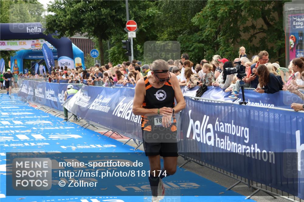 29.06.2025 - hella hamburg halbmarathon Zöllner http://msf.ph/oto/8181174 29.06.2025 10:31:49 Ziel 5187, 11929, 18102 meine-sportfotos.de