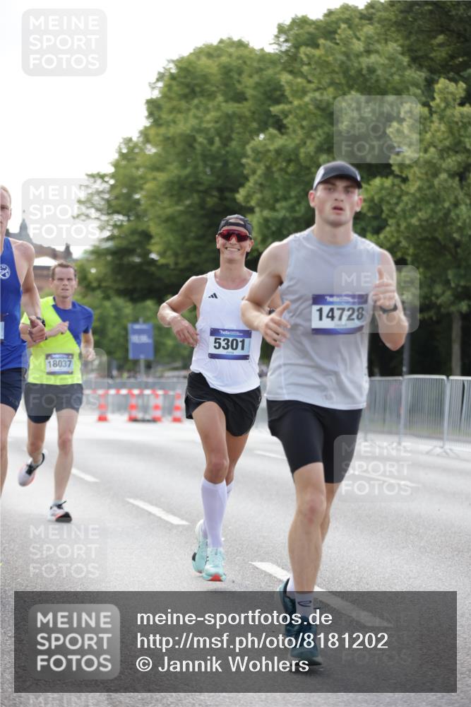 29.06.2025 - hella hamburg halbmarathon Jannik Wohlers http://msf.ph/oto/8181202 29.06.2025 09:42:40 Lombardsbrücke 4338, 5301, 9097, 9385, 11994, 12341, 12529, 12992, 13346, 14728, 18037 meine-sportfotos.de