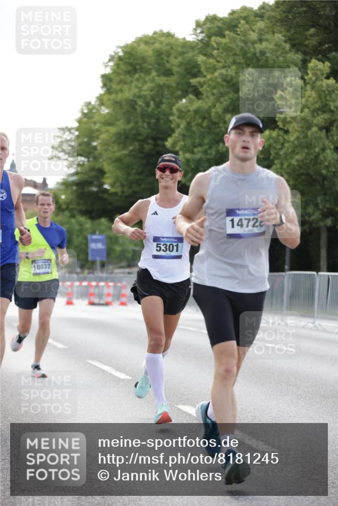 29.06.2025 - hella hamburg halbmarathon Jannik Wohlers http://msf.ph/oto/8181245 29.06.2025 09:42:40 Lombardsbrücke 4338, 5301, 9097, 9385, 11994, 12341, 12529, 12992, 13346, 14728, 18037 meine-sportfotos.de