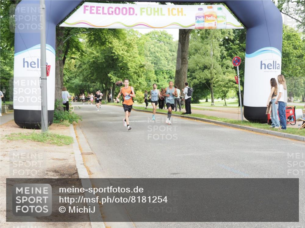 29.06.2025 - hella hamburg halbmarathon MichiJ http://msf.ph/oto/8181254 29.06.2025 10:17:18 Zwischen KM18-KM19 5344, 10848, 17893, 18037 meine-sportfotos.de