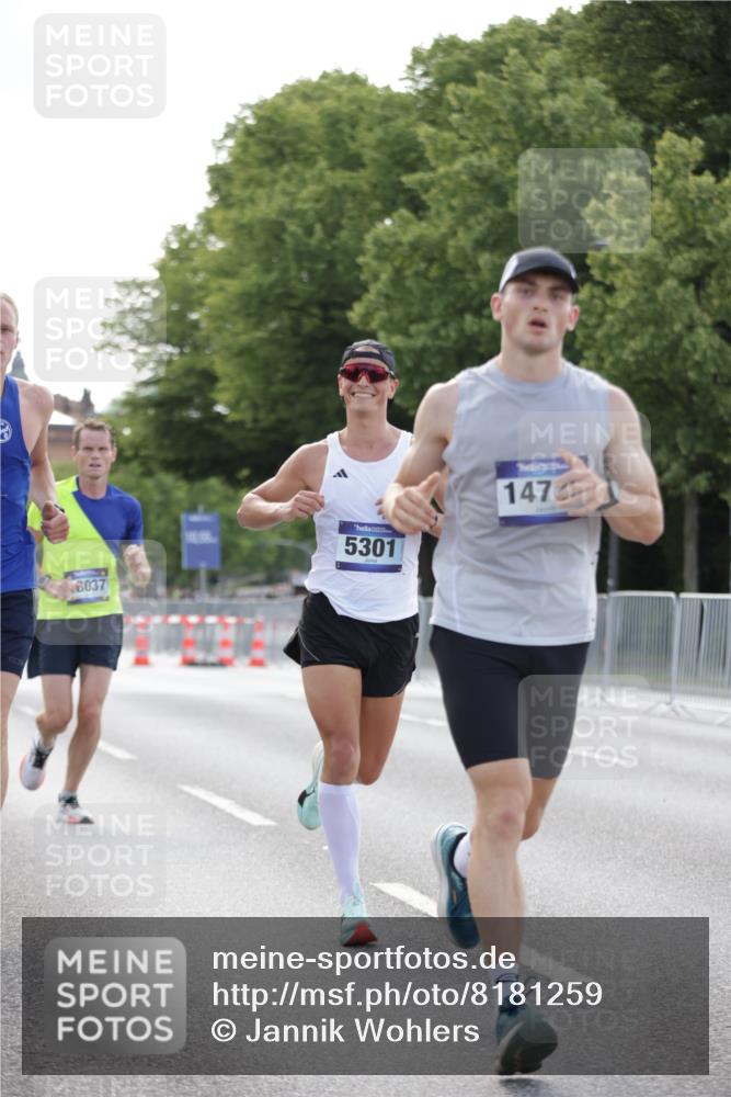 29.06.2025 - hella hamburg halbmarathon Jannik Wohlers http://msf.ph/oto/8181259 29.06.2025 09:42:40 Lombardsbrücke 4338, 5301, 9097, 9385, 11994, 12341, 12529, 12992, 13346, 14728, 18037 meine-sportfotos.de