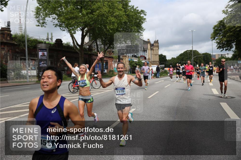 29.06.2025 - hella hamburg halbmarathon Yannick Fuchs http://msf.ph/oto/8181261 29.06.2025 10:43:05 20KM 1163, 1176, 1452, 1892, 2260, 3985, 4183, 4185, 4847, 4890, 5421, 6389, 8302, 8889, 9348, 9661, 9770, 10053, 10859, 10860, 11451, 11679, 12533, 12534, 12690, 13009, 13183, 13269, 13450, 13962, 14033, 14192, 14511, 15384, 15784, 15857, 15894, 15981, 16369, 16592, 17395, 17632, 17745, 17855, 17982, 18598, 18815, 18873, 18887 meine-sportfotos.de