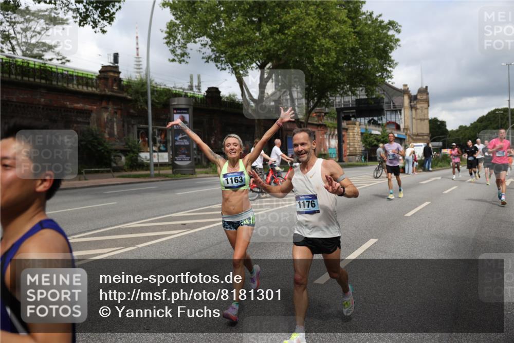 29.06.2025 - hella hamburg halbmarathon Yannick Fuchs http://msf.ph/oto/8181301 29.06.2025 10:43:05 20KM 1163, 1176, 1452, 1892, 2260, 3985, 4183, 4185, 4847, 4890, 5421, 6389, 8302, 8889, 9348, 9661, 9770, 10053, 10859, 10860, 11451, 11679, 12533, 12534, 12690, 13009, 13183, 13269, 13450, 13962, 14033, 14192, 14511, 15384, 15784, 15857, 15894, 15981, 16369, 16592, 17395, 17632, 17745, 17855, 17982, 18598, 18815, 18873, 18887 meine-sportfotos.de
