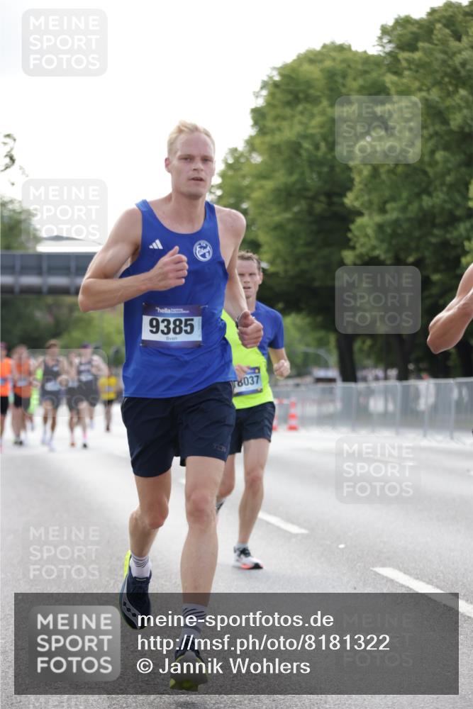 29.06.2025 - hella hamburg halbmarathon Jannik Wohlers http://msf.ph/oto/8181322 29.06.2025 09:42:41 Lombardsbrücke 4338, 5301, 9097, 9385, 11994, 12341, 12529, 12992, 13346, 14728, 18037 meine-sportfotos.de