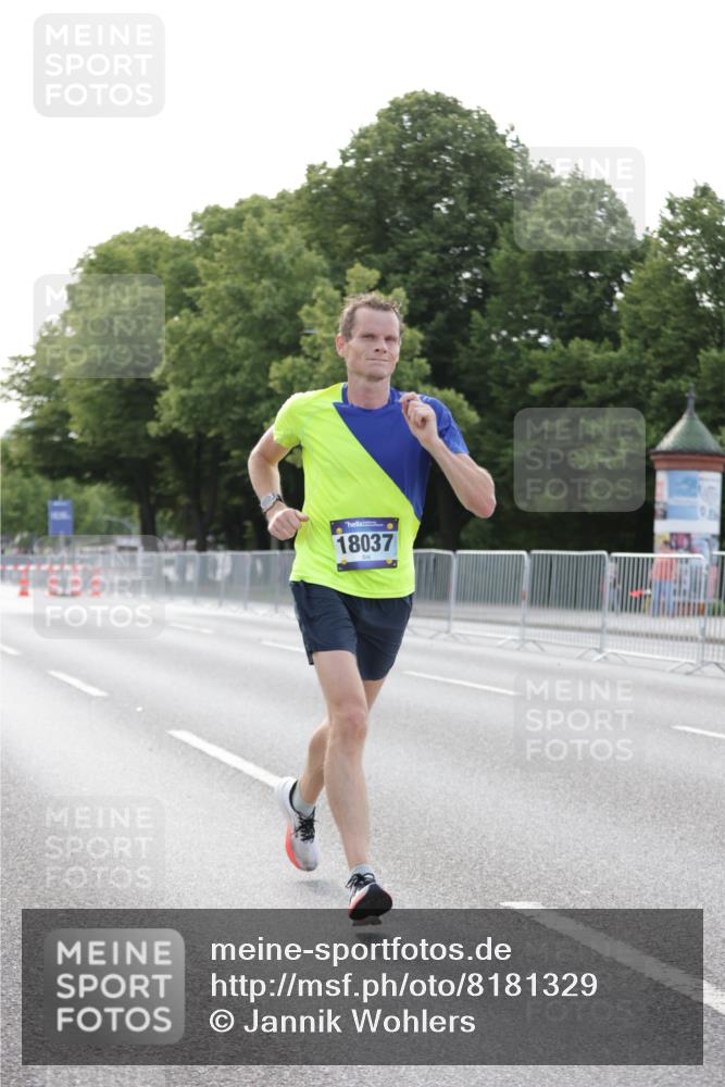 29.06.2025 - hella hamburg halbmarathon Jannik Wohlers http://msf.ph/oto/8181329 29.06.2025 09:42:43 Lombardsbrücke 4338, 5301, 9097, 9385, 11994, 12341, 12529, 12992, 13346, 14728, 18037 meine-sportfotos.de