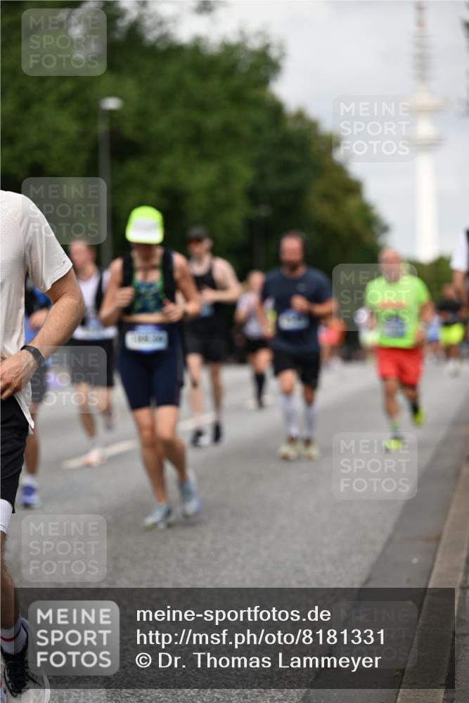 29.06.2025 - hella hamburg halbmarathon Dr. Thomas Lammeyer http://msf.ph/oto/8181331 29.06.2025 10:10:23 Kennedybrücke 1766, 1830, 1936, 2471, 2624, 3062, 4169, 4542, 5431, 6014, 7741, 8290, 8744, 8909, 10214, 10781 meine-sportfotos.de