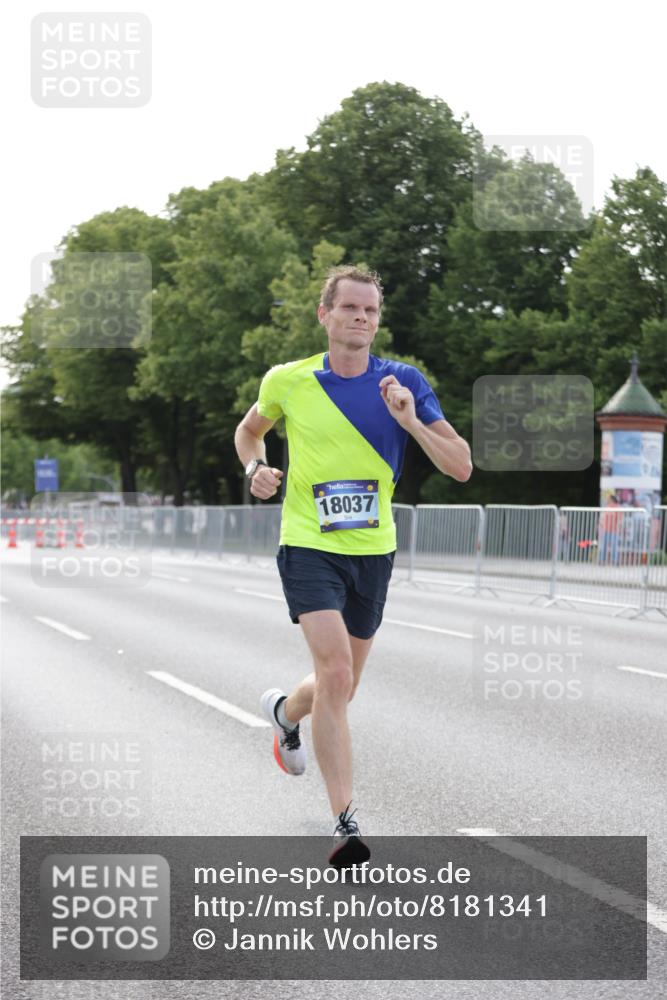 29.06.2025 - hella hamburg halbmarathon Jannik Wohlers http://msf.ph/oto/8181341 29.06.2025 09:42:43 Lombardsbrücke 4338, 5301, 9097, 9385, 11994, 12341, 12529, 12992, 13346, 14728, 18037 meine-sportfotos.de