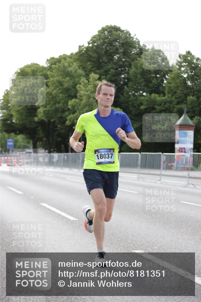 29.06.2025 - hella hamburg halbmarathon Jannik Wohlers http://msf.ph/oto/8181351 29.06.2025 09:42:43 Lombardsbrücke 4338, 5301, 9097, 9385, 11994, 12341, 12529, 12992, 13346, 14728, 18037 meine-sportfotos.de