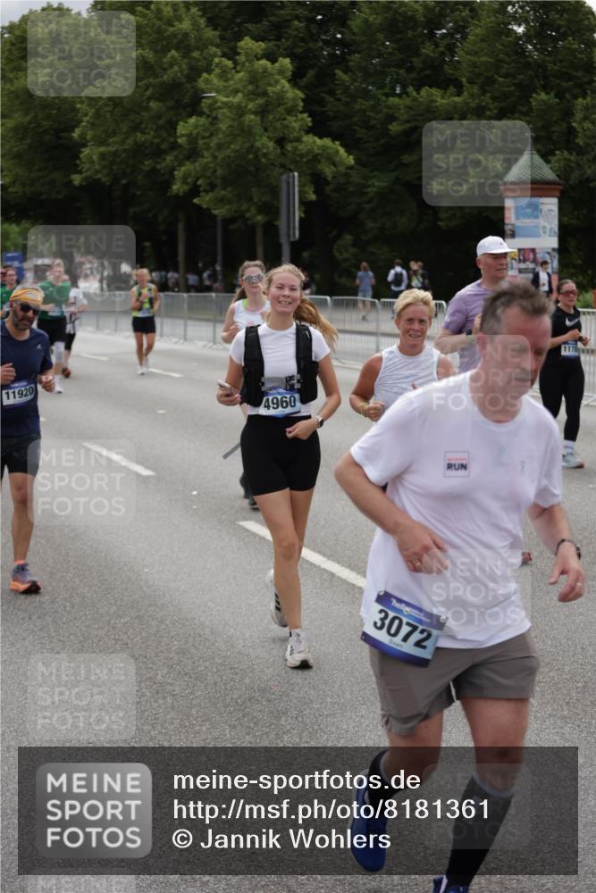 29.06.2025 - hella hamburg halbmarathon Jannik Wohlers http://msf.ph/oto/8181361 29.06.2025 11:10:19 Lombardsbrücke 1101, 1383, 1585, 2005, 2506, 2508, 3072, 4960, 4976, 5303, 7523, 8262, 9224, 9226, 9535, 10639, 11700, 11701, 11920, 12076, 12420, 12583, 13061, 13087, 13978, 15768, 15886, 16312, 16315, 16718, 17211, 18056, 18094, 18123, 18127, 18347, 18850 meine-sportfotos.de