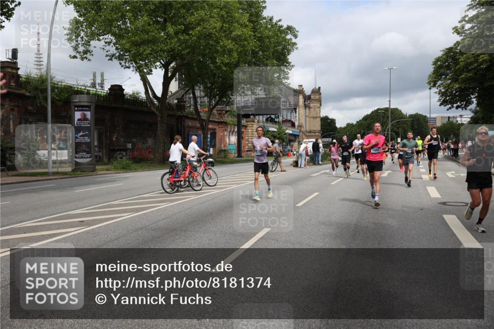 29.06.2025 - hella hamburg halbmarathon Yannick Fuchs http://msf.ph/oto/8181374 29.06.2025 10:43:06 20KM 1163, 1176, 1452, 1892, 2260, 3985, 4183, 4185, 4847, 4890, 5421, 5705, 6389, 8302, 8889, 9348, 9661, 9770, 10053, 10859, 10860, 11451, 11579, 11679, 11779, 12533, 12534, 12690, 13009, 13183, 13269, 13450, 13962, 14033, 14511, 15384, 15784, 15857, 15894, 16369, 16592, 17173, 17395, 17632, 17745, 17855, 17982, 18598, 18815, 18873, 18887 meine-sportfotos.de