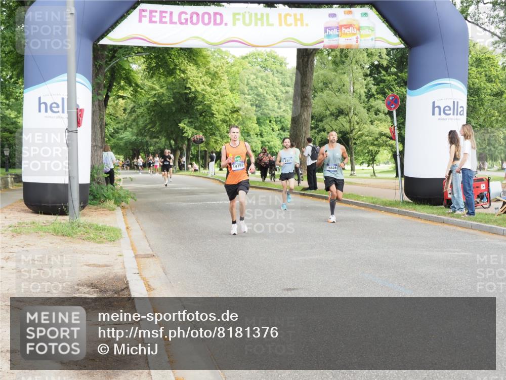 29.06.2025 - hella hamburg halbmarathon MichiJ http://msf.ph/oto/8181376 29.06.2025 10:17:19 Zwischen KM18-KM19 5344, 10848, 14757, 14828, 17893, 18037 meine-sportfotos.de