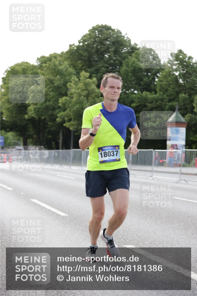 29.06.2025 - hella hamburg halbmarathon Jannik Wohlers http://msf.ph/oto/8181386 29.06.2025 09:42:43 Lombardsbrücke 4338, 5301, 9097, 9385, 11994, 12341, 12529, 12992, 13346, 14728, 18037 meine-sportfotos.de