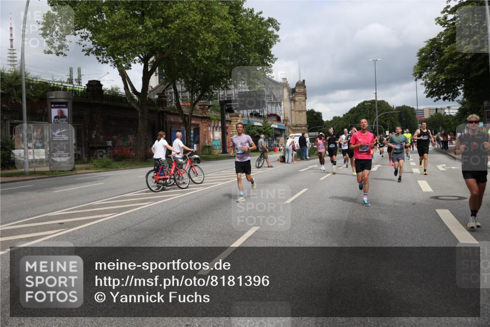 29.06.2025 - hella hamburg halbmarathon Yannick Fuchs http://msf.ph/oto/8181396 29.06.2025 10:43:06 20KM 1163, 1176, 1452, 1892, 2260, 3985, 4183, 4185, 4847, 4890, 5421, 5705, 6389, 8302, 8889, 9348, 9661, 9770, 10053, 10859, 10860, 11451, 11579, 11679, 11779, 12533, 12534, 12690, 13009, 13183, 13269, 13450, 13962, 14033, 14511, 15384, 15784, 15857, 15894, 16369, 16592, 17173, 17395, 17632, 17745, 17855, 17982, 18598, 18815, 18873, 18887 meine-sportfotos.de