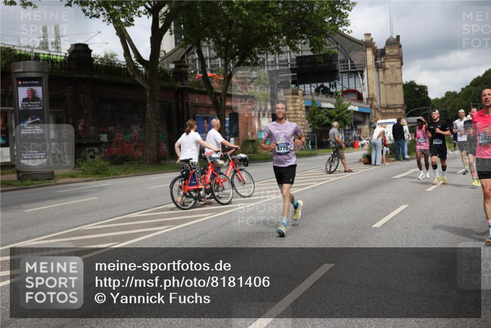 29.06.2025 - hella hamburg halbmarathon Yannick Fuchs http://msf.ph/oto/8181406 29.06.2025 10:43:06 20KM 1163, 1176, 1452, 1892, 2260, 3985, 4183, 4185, 4847, 4890, 5421, 5705, 6389, 8302, 8889, 9348, 9661, 9770, 10053, 10859, 10860, 11451, 11579, 11679, 11779, 12533, 12534, 12690, 13009, 13183, 13269, 13450, 13962, 14033, 14511, 15384, 15784, 15857, 15894, 16369, 16592, 17173, 17395, 17632, 17745, 17855, 17982, 18598, 18815, 18873, 18887 meine-sportfotos.de