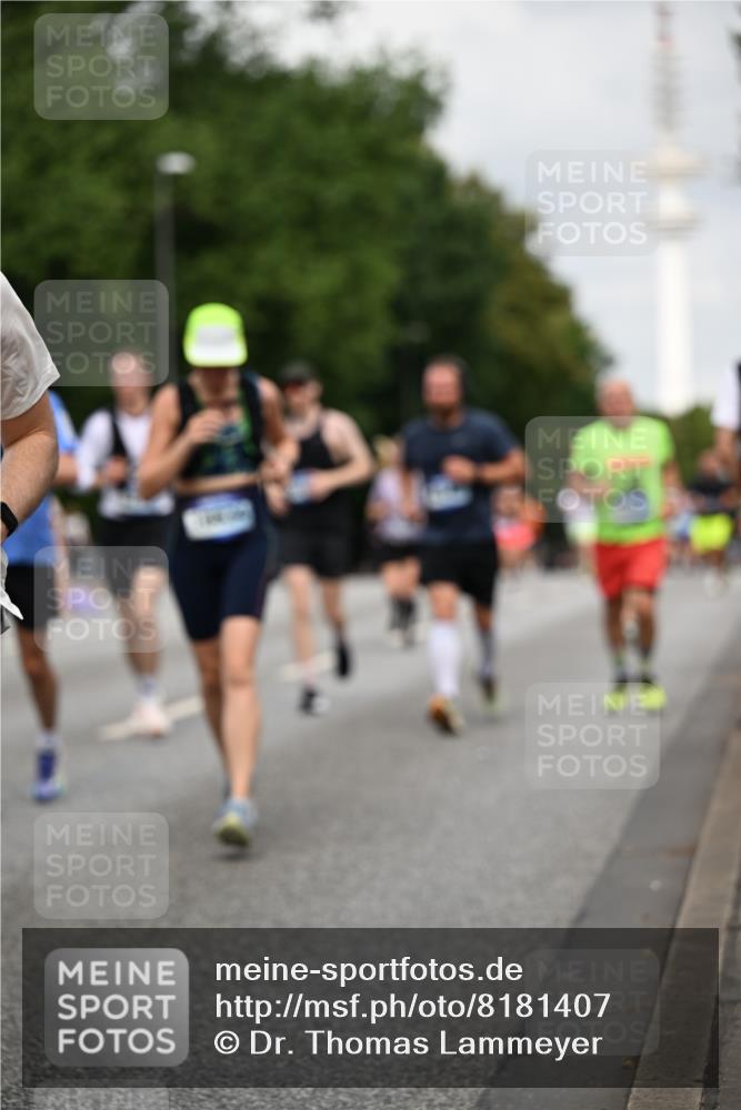 29.06.2025 - hella hamburg halbmarathon Dr. Thomas Lammeyer http://msf.ph/oto/8181407 29.06.2025 10:10:24 Kennedybrücke 1766, 1830, 1936, 2471, 2624, 3062, 4169, 4542, 5431, 6014, 7741, 8051, 8290, 8744, 8909, 10214, 10781 meine-sportfotos.de