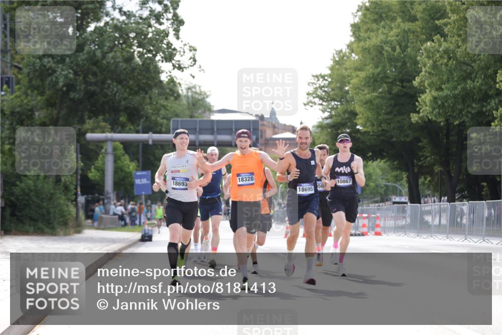 29.06.2025 - hella hamburg halbmarathon Jannik Wohlers http://msf.ph/oto/8181413 29.06.2025 09:42:46 Lombardsbrücke 4338, 5301, 9097, 9385, 9565, 9767, 10867, 11994, 12341, 12529, 12992, 13374, 14728, 14757, 15483, 15671, 18037, 18328, 18693, 18695, 18989 meine-sportfotos.de